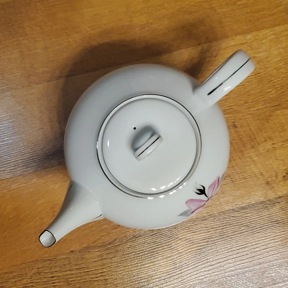 Gold China White Teapot With Pink Flowers And Silver Edges‎ Nagoya Shokai T-1116